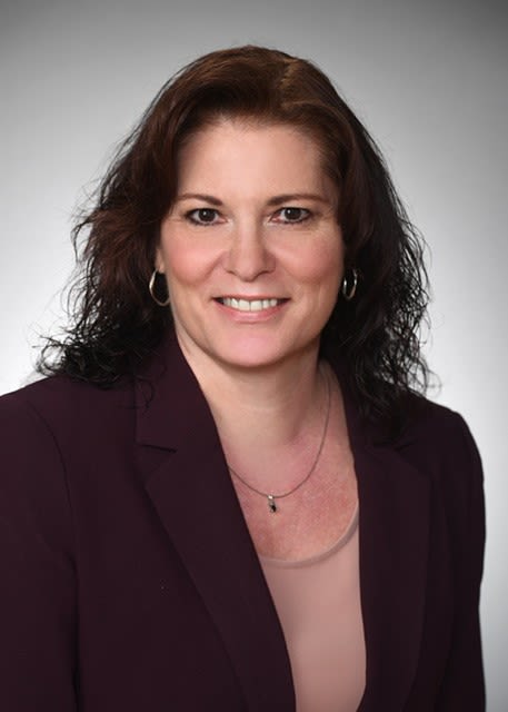 Holly Heydt headshot
